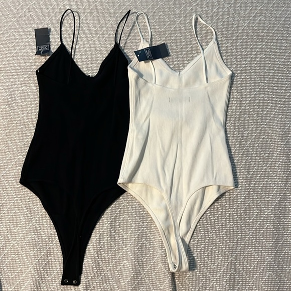Women’s Abercrombie bodysuits - size small - Picture 2 of 2
